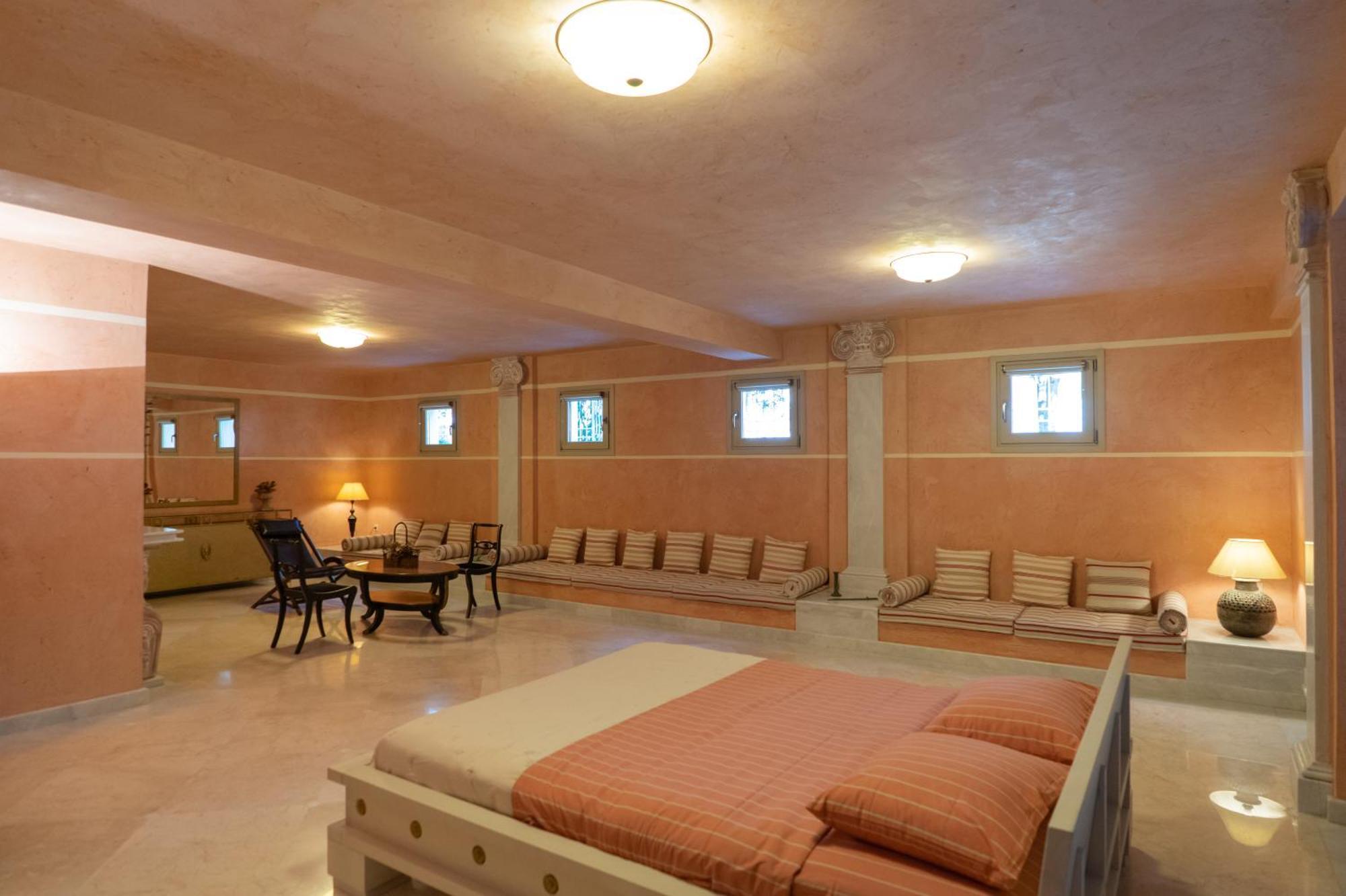 Alli Meria Unique Room With Indoor Pool & Attic מראה חיצוני תמונה